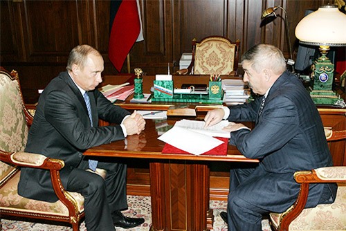 Tổng thống Nga Vladimir Putin và Tướng Georgy Shpak trong một cuộc họp vào năm 2006.