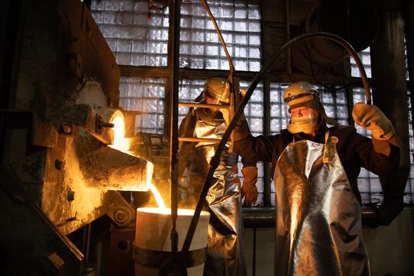Một xưởng luyện vàng ở Nga. Ảnh: Bloomberg.