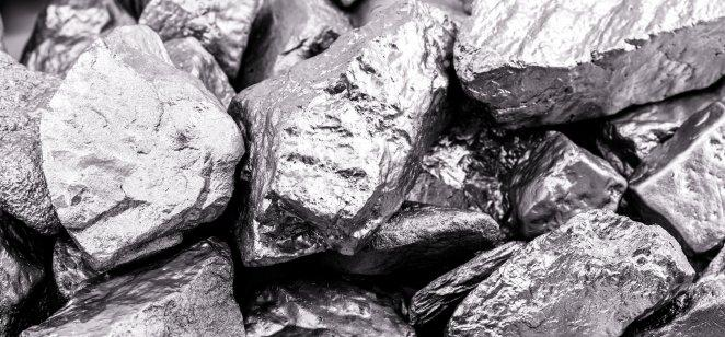 Trữ lượng Palladium trên trái đất được đánh giá ít hơn vàng 30 lần, hiện tại giá giao dịch 1 Ounce kim loại này vào khoảng 2.310 USD, trong khi mức giá vàng chỉ là 1.992 USD/Ounce.