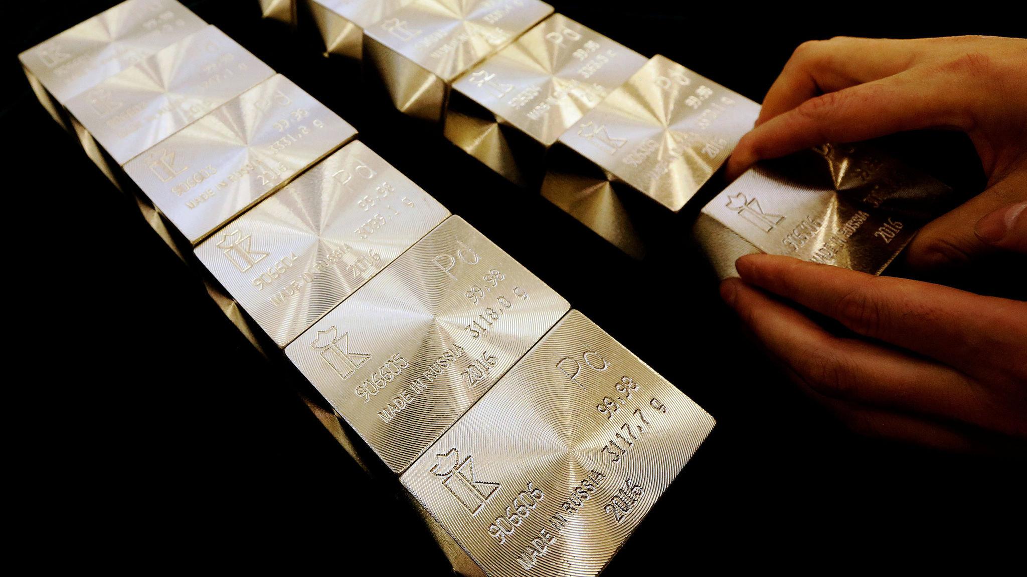 Đại diện của Anglo American Platinum lưu ý rằng họ sẽ làm mọi thứ có thể để đáp ứng yêu cầu của khách hàng mới, tuy nhiên công ty không thể đưa ra sự đảm bảo chắc chắn.