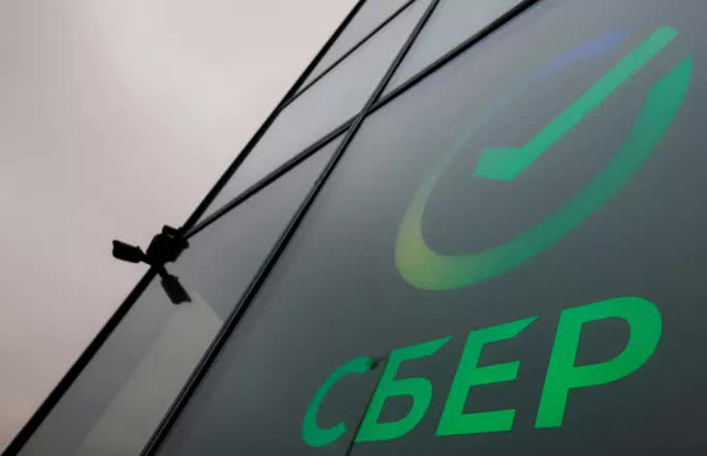Ảnh chụp logo của Ngân hàng Sberbank tại Moscow - Nga. Ảnh: Reuters