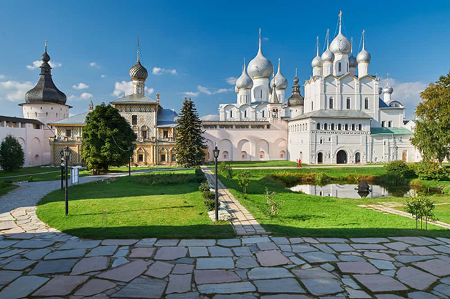 Nhiều di tích trong các thành phố này được UNESCO bảo vệ vì giá trị của chúng không chỉ đối với lịch sử Nga mà còn đối với lịch sử thế giới nói chung. 