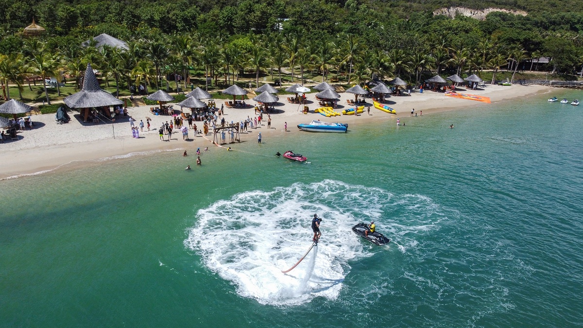 Nha Trang - Khánh Hòa đang cố gắng đưa các sản phẩm du lịch mới vào phục vụ du khách dịp cuối năm. Ảnh: Xuân Hoát.