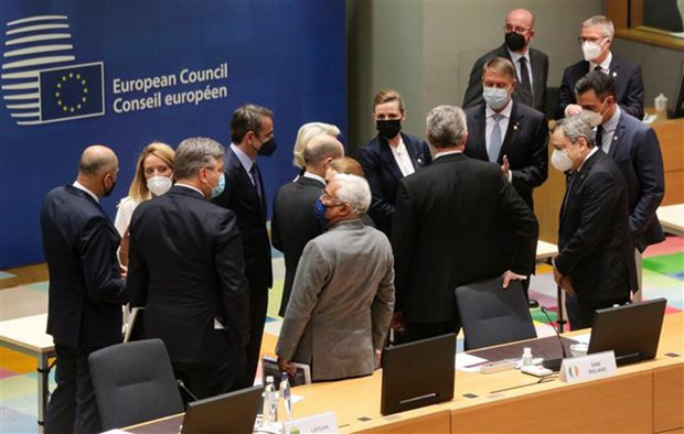 Các nhà lãnh đạo EU tại Hội nghị thượng đỉnh bất thường về tình hình Ukraine ở Brussels (Bỉ), ngày 24/2/2022. (Ảnh: THX/TTXVN)