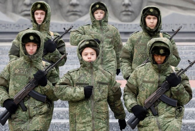 Với sự suy giảm dự kiến ở nam giới trong độ tuổi 20-34 vào năm 2030, để duy trì quân đội 900.000 người, Nga sẽ phải tăng tỷ lệ quân sự hóa lên 7,79% vào năm 2025