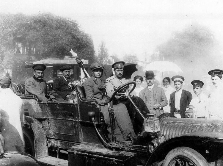 Sophia Dolgorukova tại giải Đua xe Quốc tế Hoàng đế Nicholas II năm 1910. Ảnh: rbth.com 
