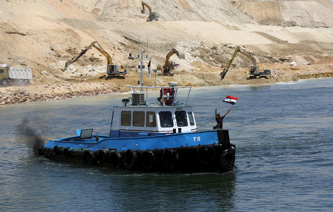 Ai Cập nhiều lần cải tạo và mở rộng kênh đào Suez. Ảnh: Reuters