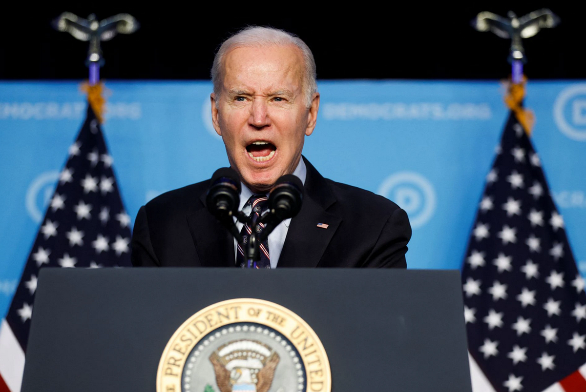 Tổng thống Biden sẽ phối hợp với các đồng minh phương Tây để tước bỏ quy chế “tối huệ quốc”, tức hủy quan hệ thương mại thông thường với Nga. Ảnh: Bloomberg.