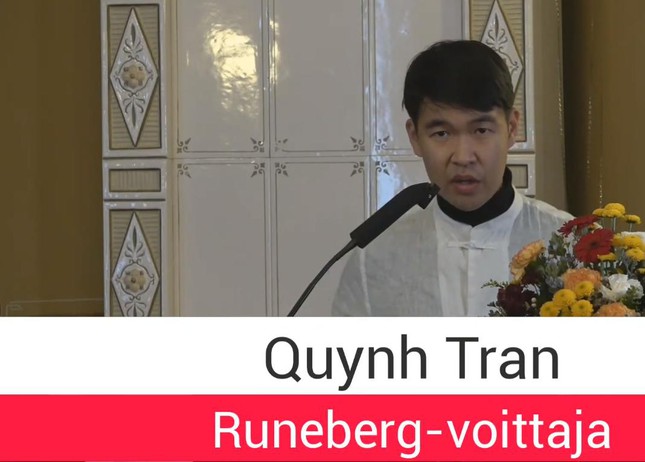 Tại lễ trao Giải thưởng Runeberg 2022 hôm 5/2. Ảnh chụp màn hình