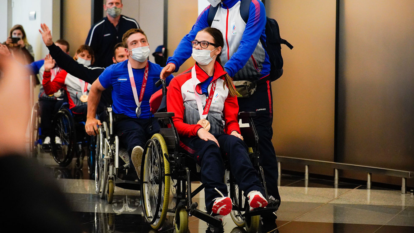Đoàn vận động viên người khuyết tật của Nga bị cấm thi đấu tại Paralympic Bắc Kinh 2022. Ảnh: TASS
