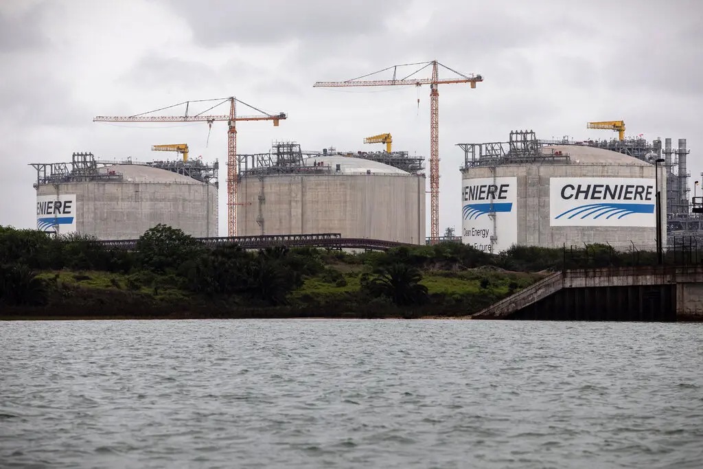 Một cơ sở LNG đang xây dựng của Cheniere Energy vào năm 2020 tại cảng Corpus Christi, Texas. Ảnh: NYT