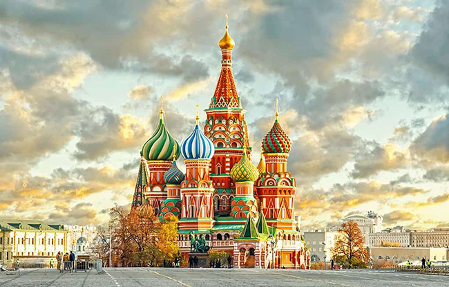 Moscow là thủ đô của Nga, đồng thời là trung tâm về nghệ thuật, âm nhạc, khoa học và chính trị.