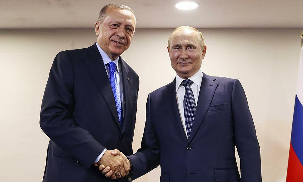 Tổng thống Nga Vladimir Putin (phải) và Tổng thống Recep Tayyip Erdogan tại Tehran, Iran hôm 19/7. Ảnh: AP.