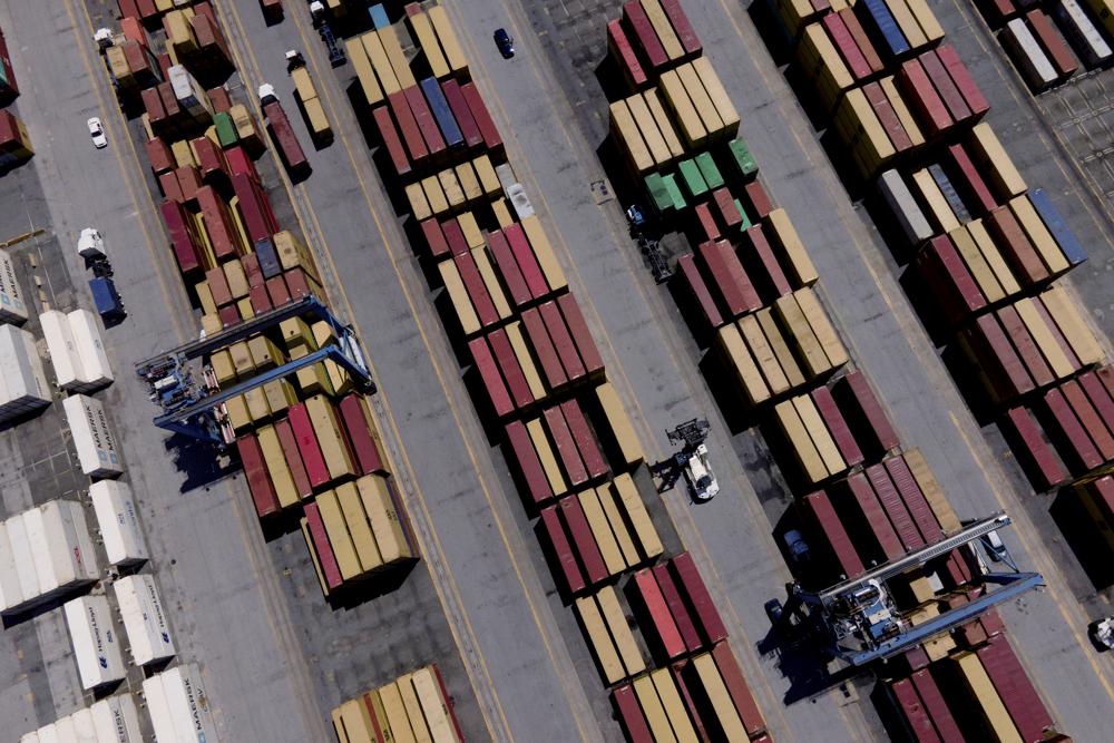 Hàng hóa nhập khẩu vào Mỹ tại cảng Baltimore, ngày 12/8/2022. Ảnh: AP 